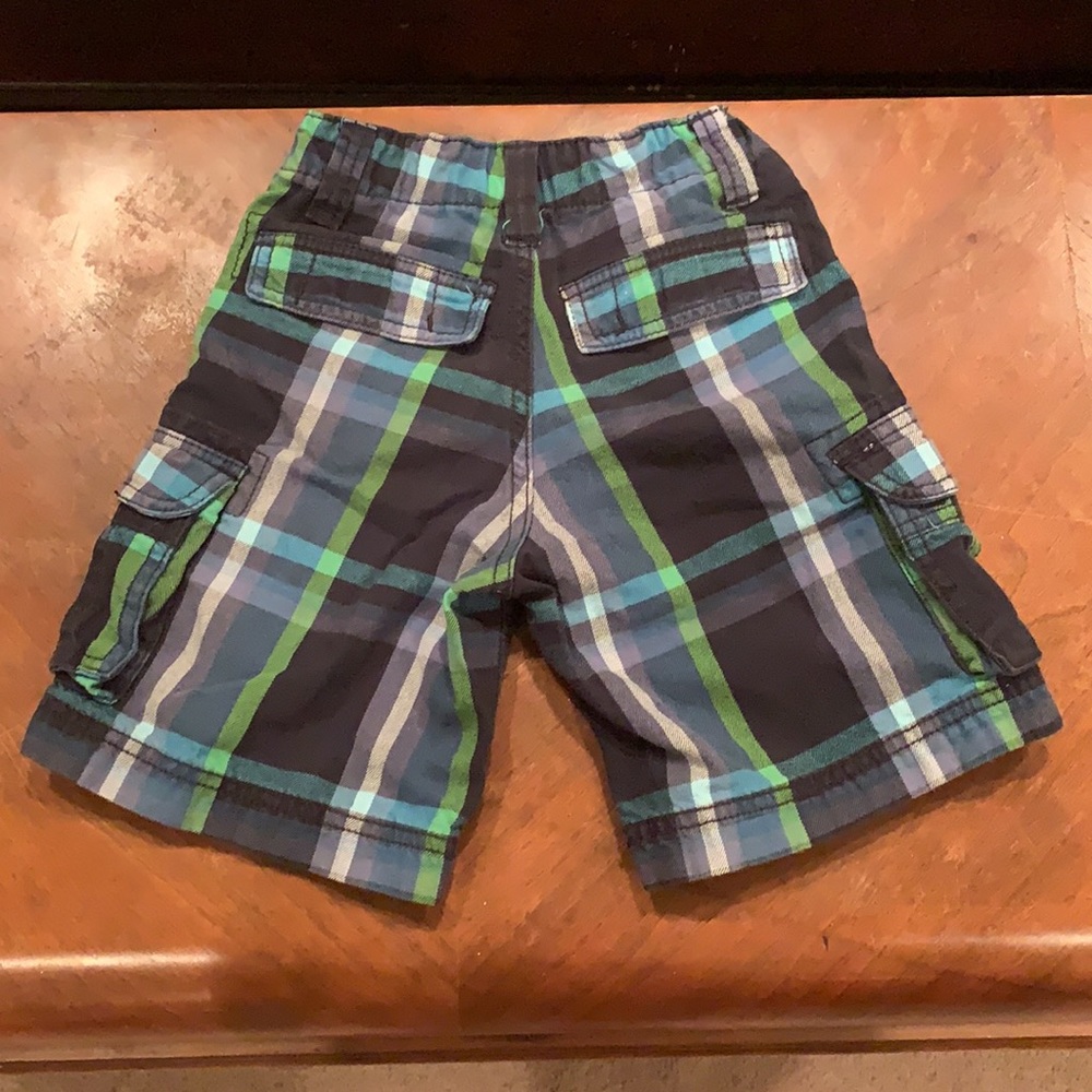 Size 5 shorts. Adjustable waist. - Picture 2 of 6